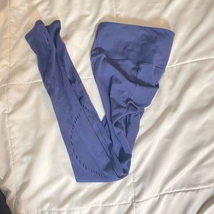 NAVY lululemon laser cut leggings